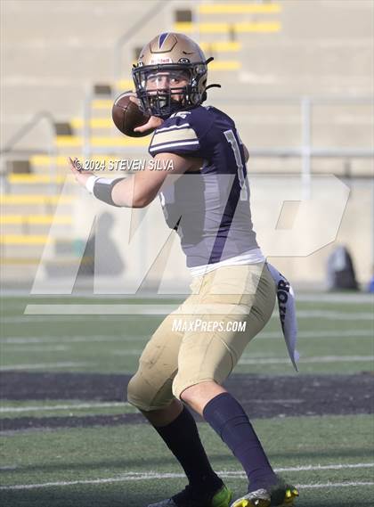 Thumbnail 2 in Bonita Vista vs. Monte Vista (CIF SDS Division 5 Final) photogallery.