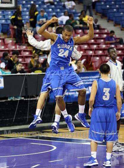 Thumbnail 2 in Modesto Christian vs Sierra (CIF SJS D3 Final) photogallery.