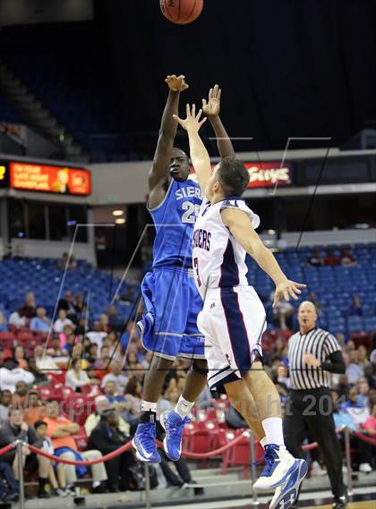 Thumbnail 3 in Modesto Christian vs Sierra (CIF SJS D3 Final) photogallery.