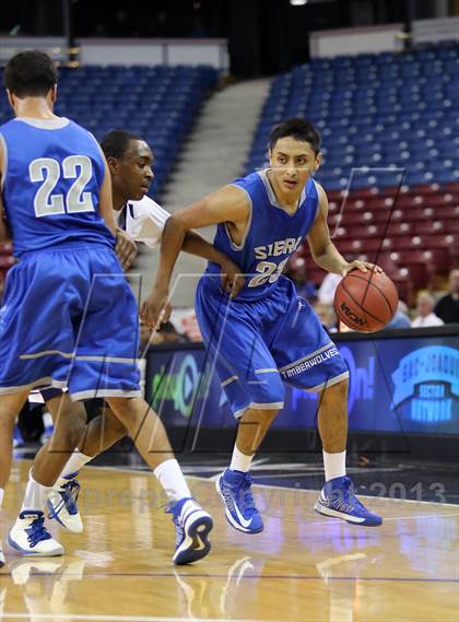 Thumbnail 2 in Modesto Christian vs Sierra (CIF SJS D3 Final) photogallery.