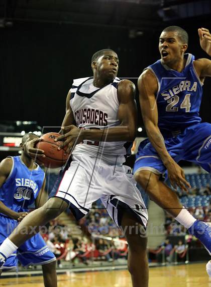 Thumbnail 3 in Modesto Christian vs Sierra (CIF SJS D3 Final) photogallery.