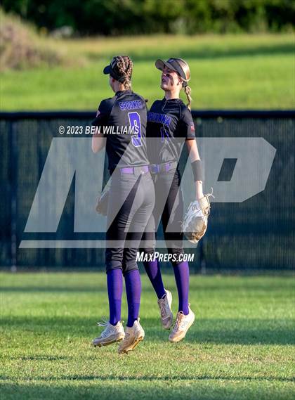 Thumbnail 1 in Marianna vs Suwannee (FHSAA 3A District 2 Semifinal) photogallery.