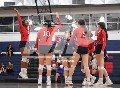 Thumbnail 1 in St. Martin's Episcopal vs. Slaughter Community Charter photogallery.