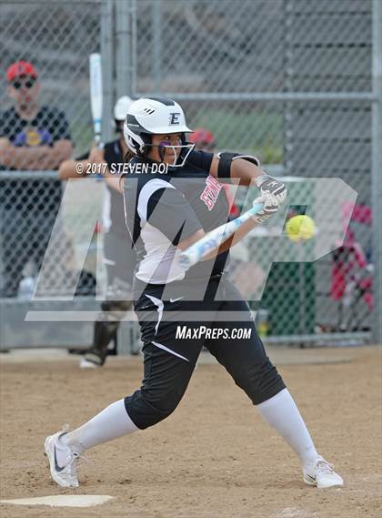 Thumbnail 1 in Etiwanda vs. Norco photogallery.