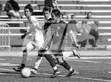 Thumbnail 2 in Canoga Park vs. Notre Dame (SO) Crespi Classic) photogallery.