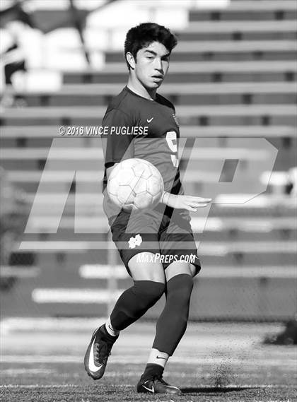 Thumbnail 2 in Canoga Park vs. Notre Dame (SO) Crespi Classic) photogallery.