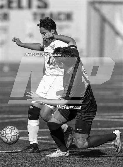 Thumbnail 2 in Canoga Park vs. Notre Dame (SO) Crespi Classic) photogallery.