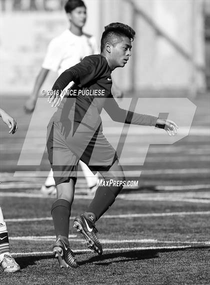 Thumbnail 3 in Canoga Park vs. Notre Dame (SO) Crespi Classic) photogallery.