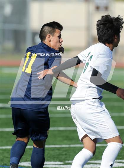 Thumbnail 2 in Canoga Park vs. Notre Dame (SO) Crespi Classic) photogallery.