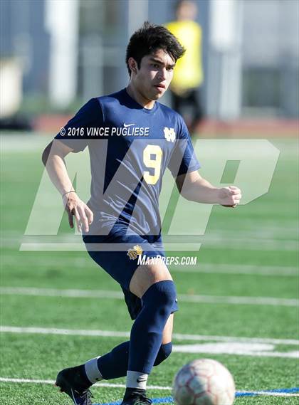 Thumbnail 2 in Canoga Park vs. Notre Dame (SO) Crespi Classic) photogallery.