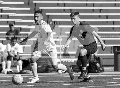 Thumbnail 2 in Canoga Park vs. Notre Dame (SO) Crespi Classic) photogallery.
