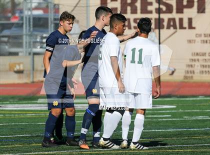 Thumbnail 3 in Canoga Park vs. Notre Dame (SO) Crespi Classic) photogallery.