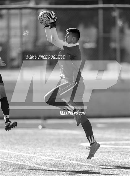 Thumbnail 3 in Canoga Park vs. Notre Dame (SO) Crespi Classic) photogallery.