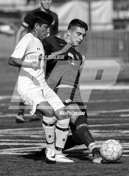 Thumbnail 3 in Canoga Park vs. Notre Dame (SO) Crespi Classic) photogallery.