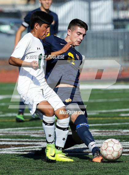 Thumbnail 3 in Canoga Park vs. Notre Dame (SO) Crespi Classic) photogallery.