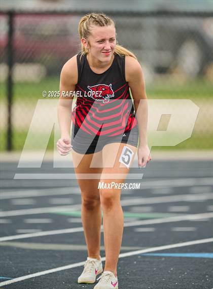 Thumbnail 3 in UIL 3A Track & Field District (400M) photogallery.