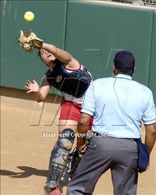 Thumbnail 3 in La Salle vs. Whittier Christian (D6 Sec. Final) photogallery.