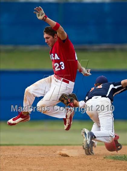 Thumbnail 2 in First Baptist Christian vs. Brook Hill (TAPPS 3A Semifinal) photogallery.