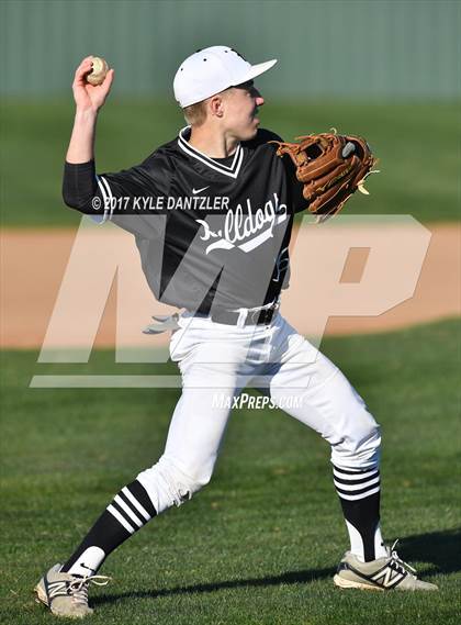 Thumbnail 1 in Howe vs Ponder (Lindsay Tournament) photogallery.