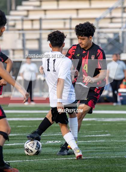 Thumbnail 2 in Progreso vs. Hidalgo (UIL Region IV 4A D1 Soccer Quarterfinals) photogallery.