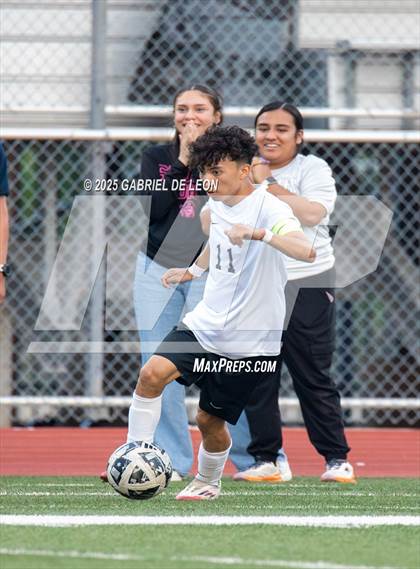 Thumbnail 3 in Progreso vs. Hidalgo (UIL Region IV 4A D1 Soccer Quarterfinals) photogallery.