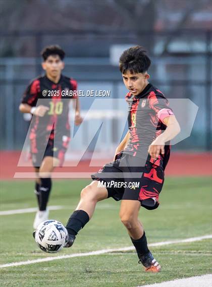 Thumbnail 1 in Progreso vs. Hidalgo (UIL Region IV 4A D1 Soccer Quarterfinals) photogallery.