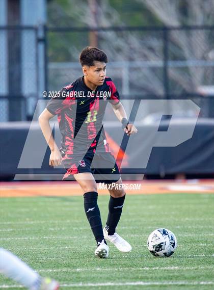 Thumbnail 3 in Progreso vs. Hidalgo (UIL Region IV 4A D1 Soccer Quarterfinals) photogallery.