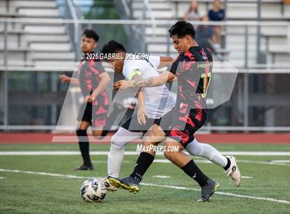 Thumbnail 3 in Progreso vs. Hidalgo (UIL Region IV 4A D1 Soccer Quarterfinals) photogallery.