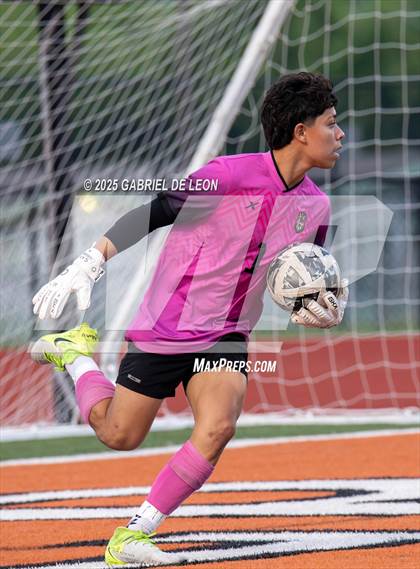 Thumbnail 3 in Progreso vs. Hidalgo (UIL Region IV 4A D1 Soccer Quarterfinals) photogallery.