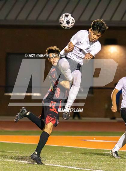 Thumbnail 3 in Progreso vs. Hidalgo (UIL Region IV 4A D1 Soccer Quarterfinals) photogallery.