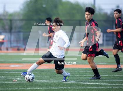 Thumbnail 2 in Progreso vs. Hidalgo (UIL Region IV 4A D1 Soccer Quarterfinals) photogallery.
