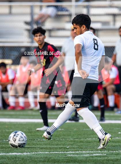Thumbnail 2 in Progreso vs. Hidalgo (UIL Region IV 4A D1 Soccer Quarterfinals) photogallery.