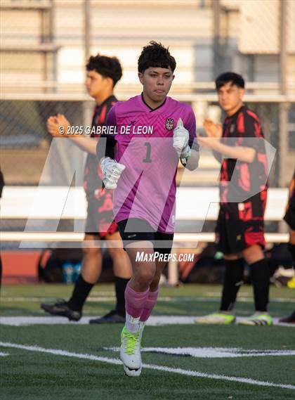 Thumbnail 2 in Progreso vs. Hidalgo (UIL Region IV 4A D1 Soccer Quarterfinals) photogallery.