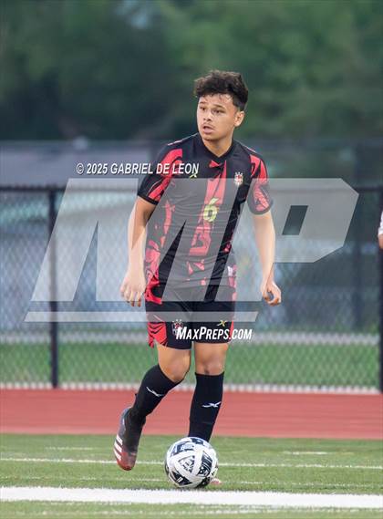 Thumbnail 3 in Progreso vs. Hidalgo (UIL Region IV 4A D1 Soccer Quarterfinals) photogallery.