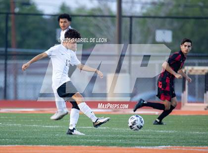 Thumbnail 2 in Progreso vs. Hidalgo (UIL Region IV 4A D1 Soccer Quarterfinals) photogallery.