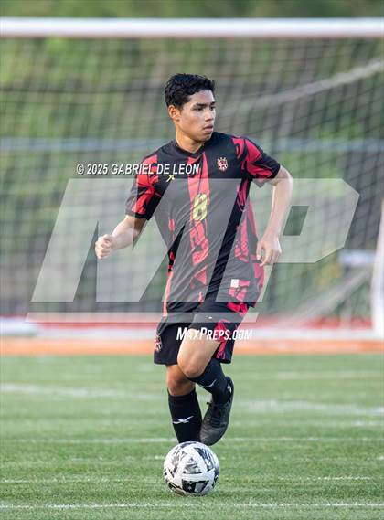 Thumbnail 2 in Progreso vs. Hidalgo (UIL Region IV 4A D1 Soccer Quarterfinals) photogallery.