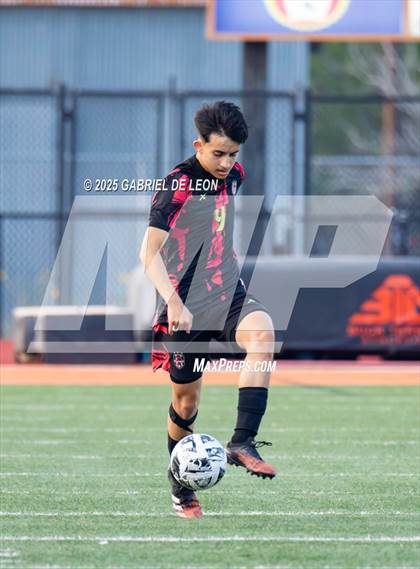 Thumbnail 3 in Progreso vs. Hidalgo (UIL Region IV 4A D1 Soccer Quarterfinals) photogallery.