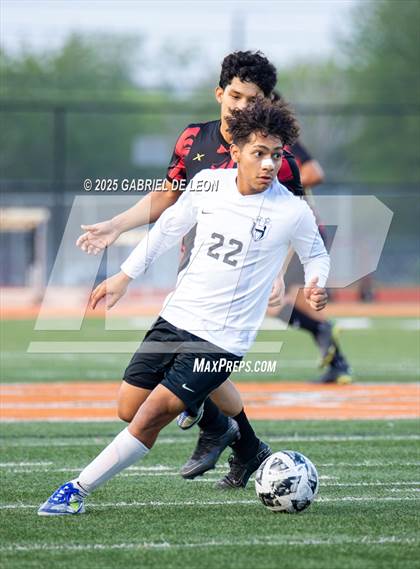 Thumbnail 3 in Progreso vs. Hidalgo (UIL Region IV 4A D1 Soccer Quarterfinals) photogallery.