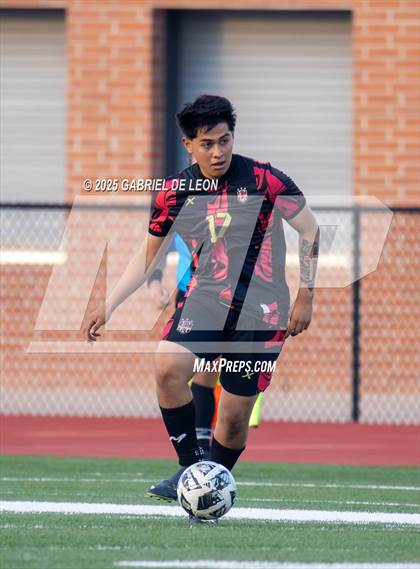 Thumbnail 3 in Progreso vs. Hidalgo (UIL Region IV 4A D1 Soccer Quarterfinals) photogallery.