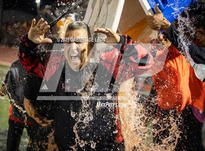 Thumbnail 2 in Progreso vs. Hidalgo (UIL Region IV 4A D1 Soccer Quarterfinals) photogallery.