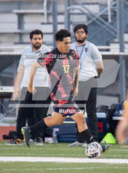 Thumbnail 2 in Progreso vs. Hidalgo (UIL Region IV 4A D1 Soccer Quarterfinals) photogallery.
