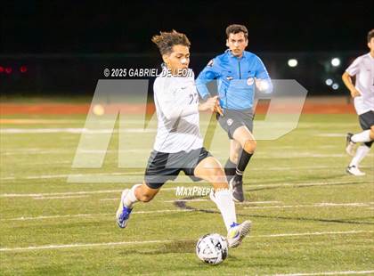 Thumbnail 3 in Progreso vs. Hidalgo (UIL Region IV 4A D1 Soccer Quarterfinals) photogallery.