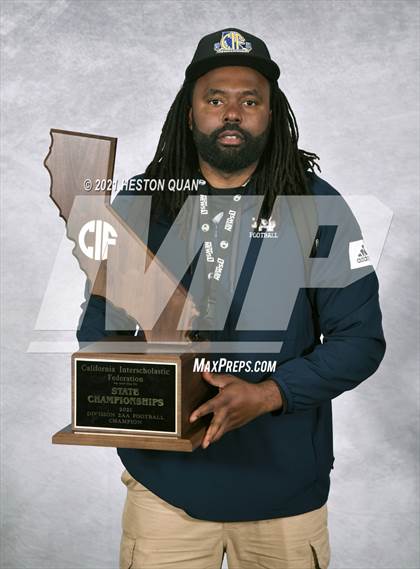 Thumbnail 2 in Mater Dei Catholic (CIF State D2-AA Awards)  photogallery.