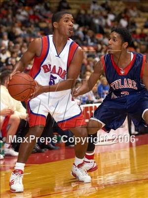 Thumbnail 3 in East Bakersfield vs Tulare Western (CS D2 Final) photogallery.