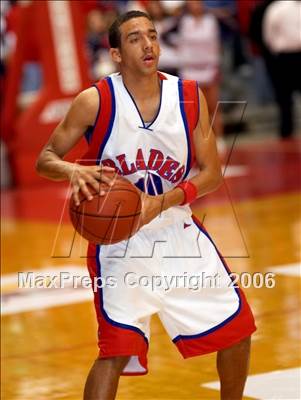 Thumbnail 2 in East Bakersfield vs Tulare Western (CS D2 Final) photogallery.