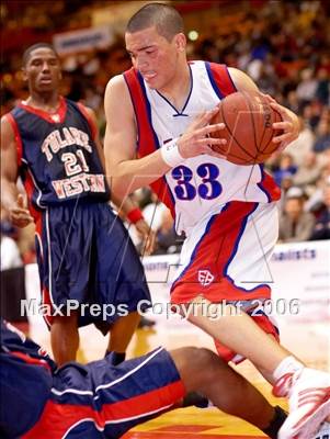 Thumbnail 2 in East Bakersfield vs Tulare Western (CS D2 Final) photogallery.