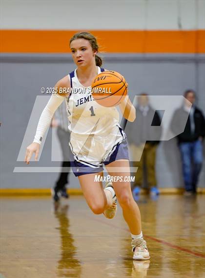 Thumbnail 1 in Maplesville vs Jemison (Chilton County Tournament Semifinal) photogallery.