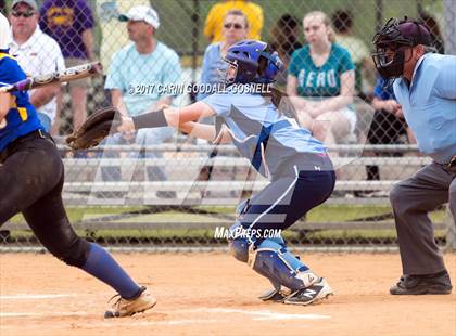 Thumbnail 2 in E.A. Laney vs. Bertie photogallery.