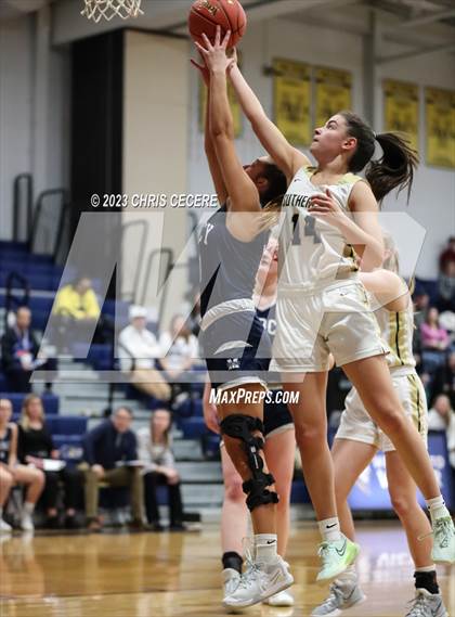 Thumbnail 2 in Sutherland vs. Our Lady of Mercy (Section 5 Class A Semifinal) photogallery.