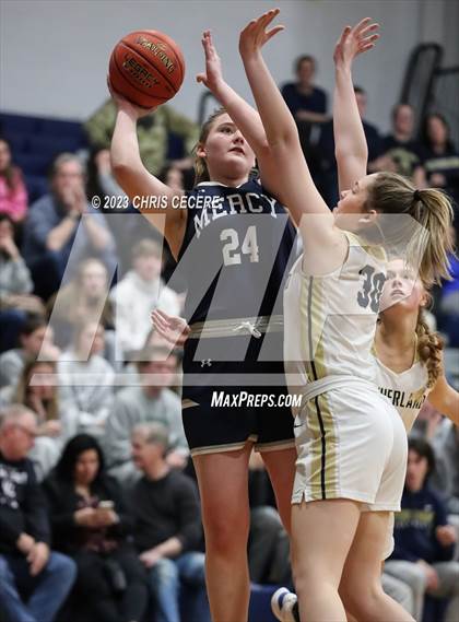 Thumbnail 2 in Sutherland vs. Our Lady of Mercy (Section 5 Class A Semifinal) photogallery.